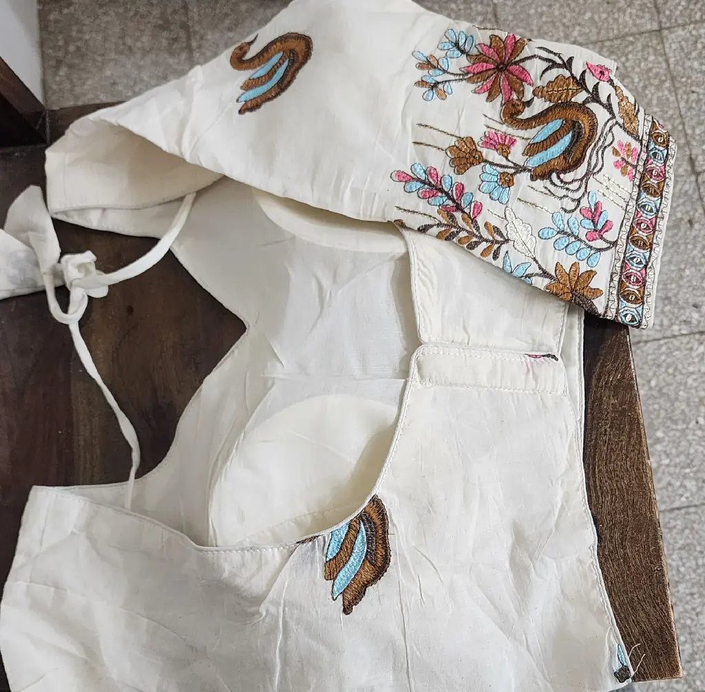 ulta bluse.webp