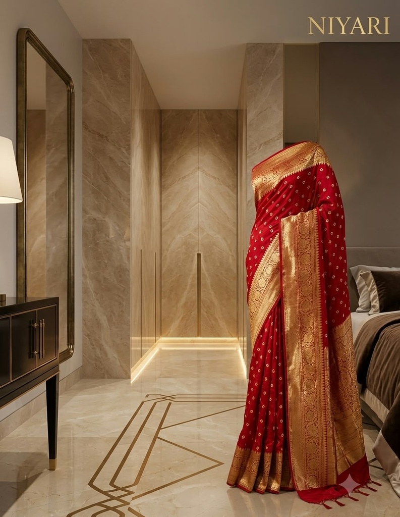 Beautiful Chunri Saree with Kanjivaram Border – A Perfect Blend of Traditional Elegance & Royal Charm!